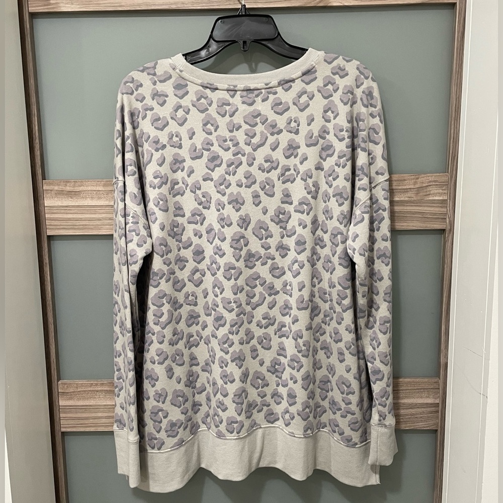LUCKY BRAND oversized leopard print sweatshirt - Picture 2 of 2